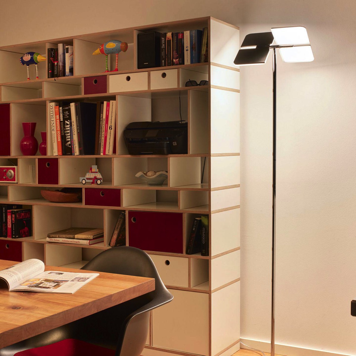 LED-Standleuchte Quadrifoglio mit Farbwechsler der Firma BANKAMP Leuchtenmanufaktur
