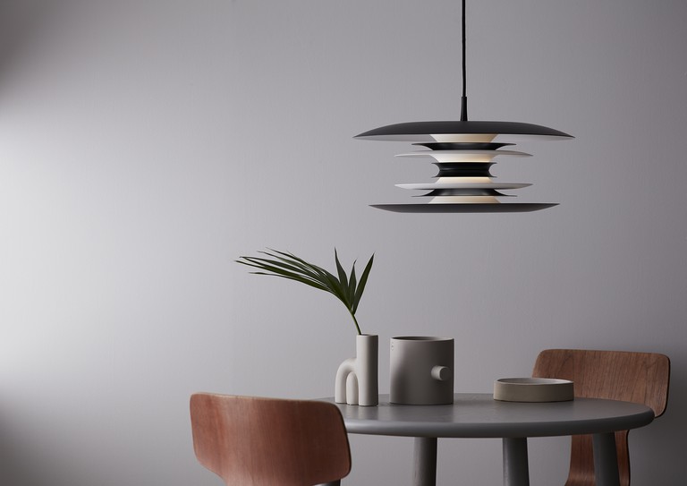 Diablo Pendelleuchte schwarz D500 E27 der Firma Belid Leuchten