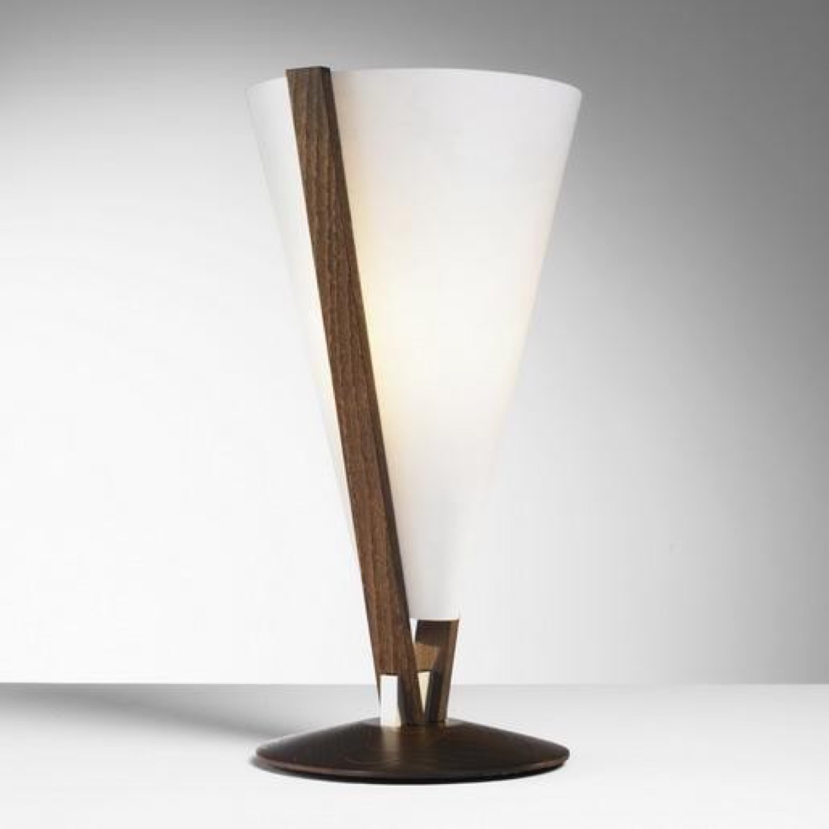 DOMUS  fürs Wohnzimmer von DOMUS SEBA Tischleuchte Maron-Öl / SEBA Table lamp 7259.5908