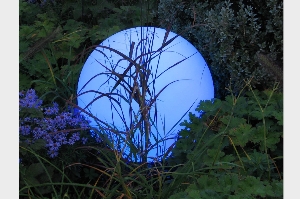 Kugelleuchten & Kugellampen für außen & Garten von EPSTEIN Design Leuchten Akku-Kugelleuchte Snowball RGB 73004