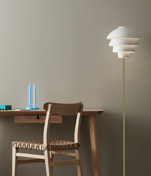 Valencia Stehleuchte der Firma Belid Leuchten