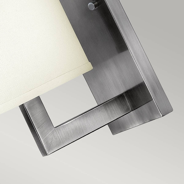 Hampton 1 leichte Wandleuchte - Nickel antik, elfenbeinfarbener Lampenschirm der Firma Elstead