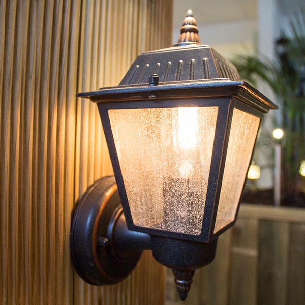 Highnam 1 Licht Wandlaterne - Verwitterte Bronze der Firma Elstead