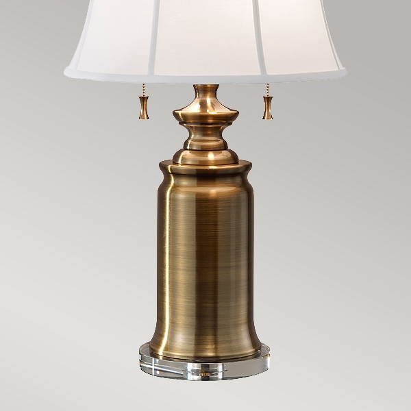 Stateroom Tischlampe - Bali Messing mit weißem Schirm der Firma Elstead