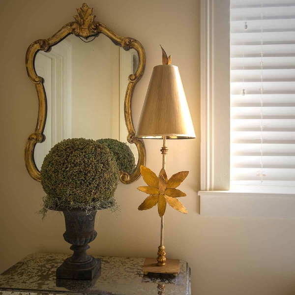Azalea Tischlampe - Blattgold der Firma Elstead