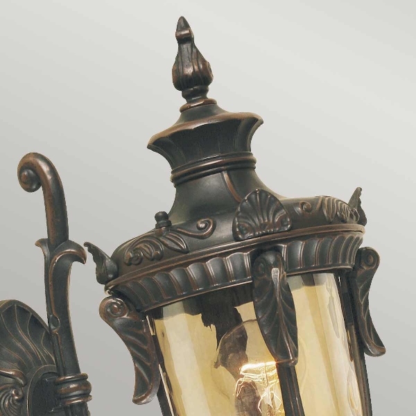 Philadelphia 1 leichte kleine Wandlaterne - Altbronze der Firma Elstead