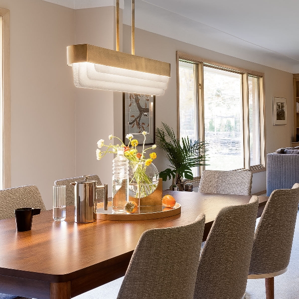 Serene 2 lt LED-Kronleuchter - Naturmessing der Firma Elstead