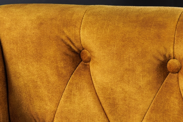 Ohrensessel CHESTERFIELD Samt Antiklook senfgelb der Firma Casa Élite