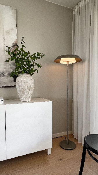 Horisont Stehleuchte der Firma Belid Leuchten