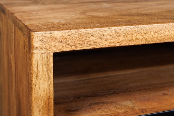 TV-Board MAMMUT hängend der Firma Casa Élite