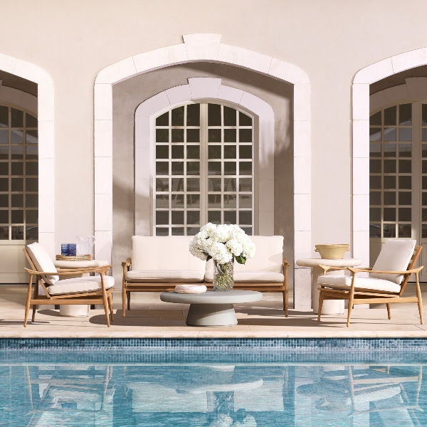 Outdoor Couchtisch Cleon der Firma Eichholtz