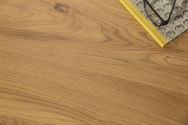 Fahrbares Podest STUDIO  der Firma Casa Élite