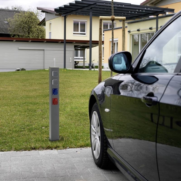 Energiesäule leer bis zu 7 Einsätzen der Firma Albert Leuchten