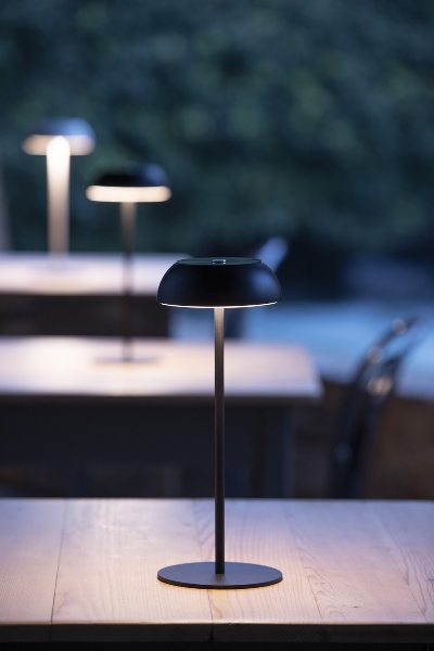 Akku-Tischleuchte Float der Firma AXO Light