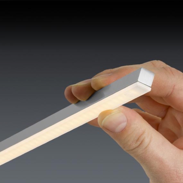 LED-Hängeleuchte Slim der Firma BANKAMP Leuchtenmanufaktur